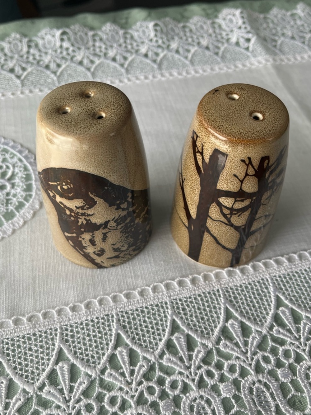 Vintage Mid-Century Modern Salt and Pepper Shakers – Tree & Bird Nature Motif